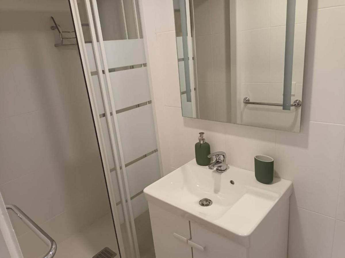 Appartement T2 Renove, Centre-Ville Hendaye, Proche Baie, Sans Ascenseur, Balcon, Calme, Wifi Non Inclus - Fr-1-239-850 Bagian luar foto